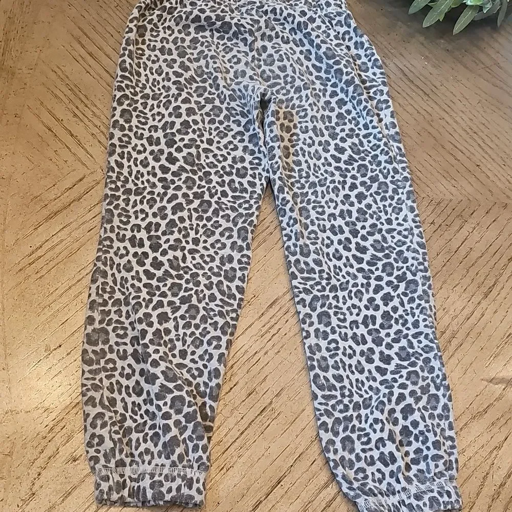 Leopard Print Hoodie and Pants Set Size  M Girls
